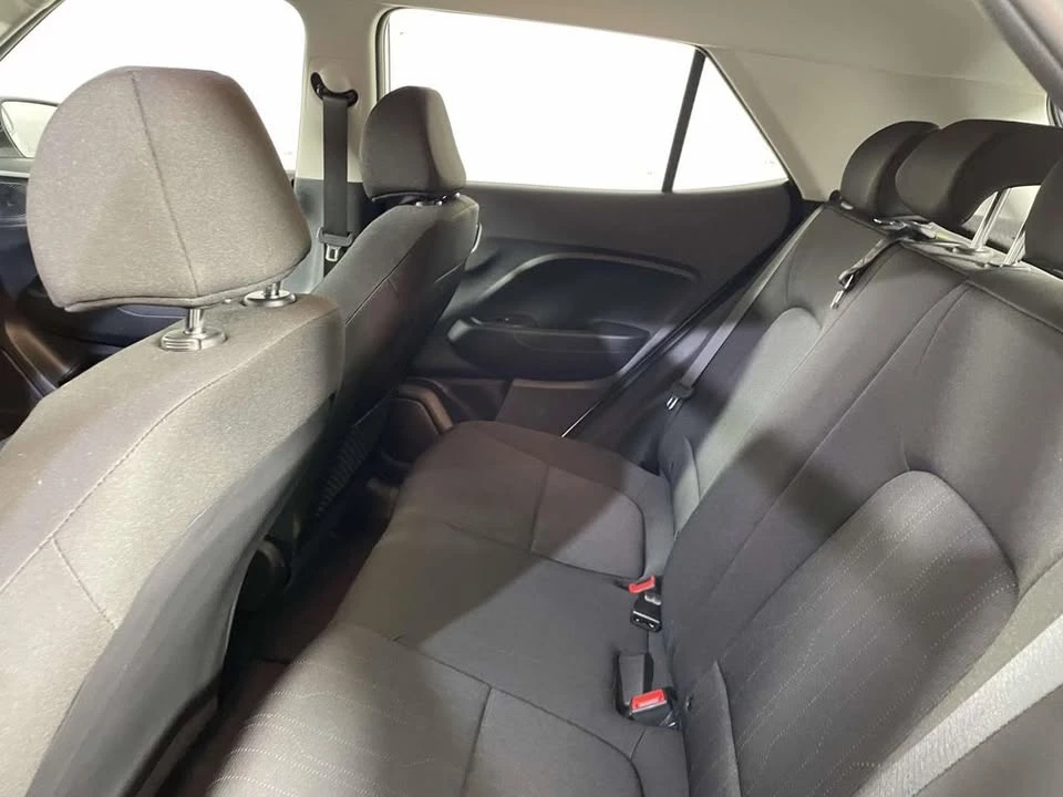 2025 Hyundai Venue - Image 15 of 20