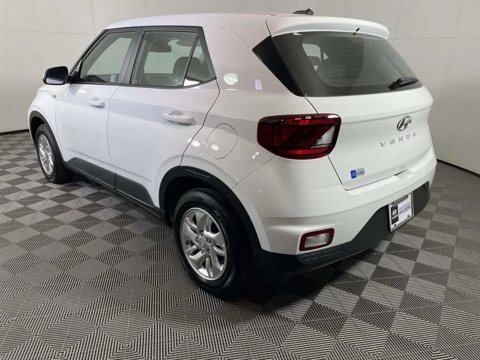 2025 Hyundai Venue - Image 7 of 20