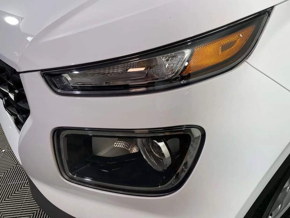 2025 Hyundai Venue - Image 5 of 20