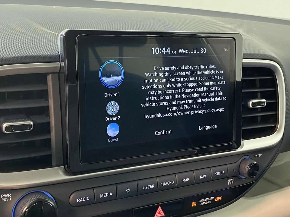 2025 Hyundai Venue - Image 19 of 20