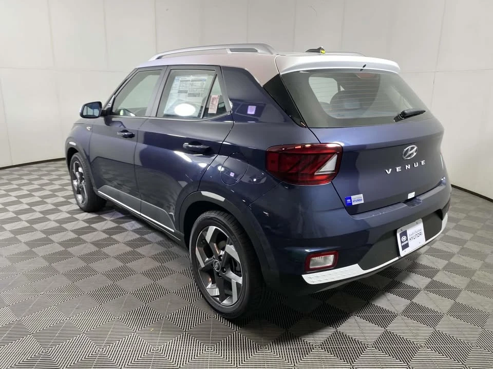2025 Hyundai Venue - Image 6 of 20