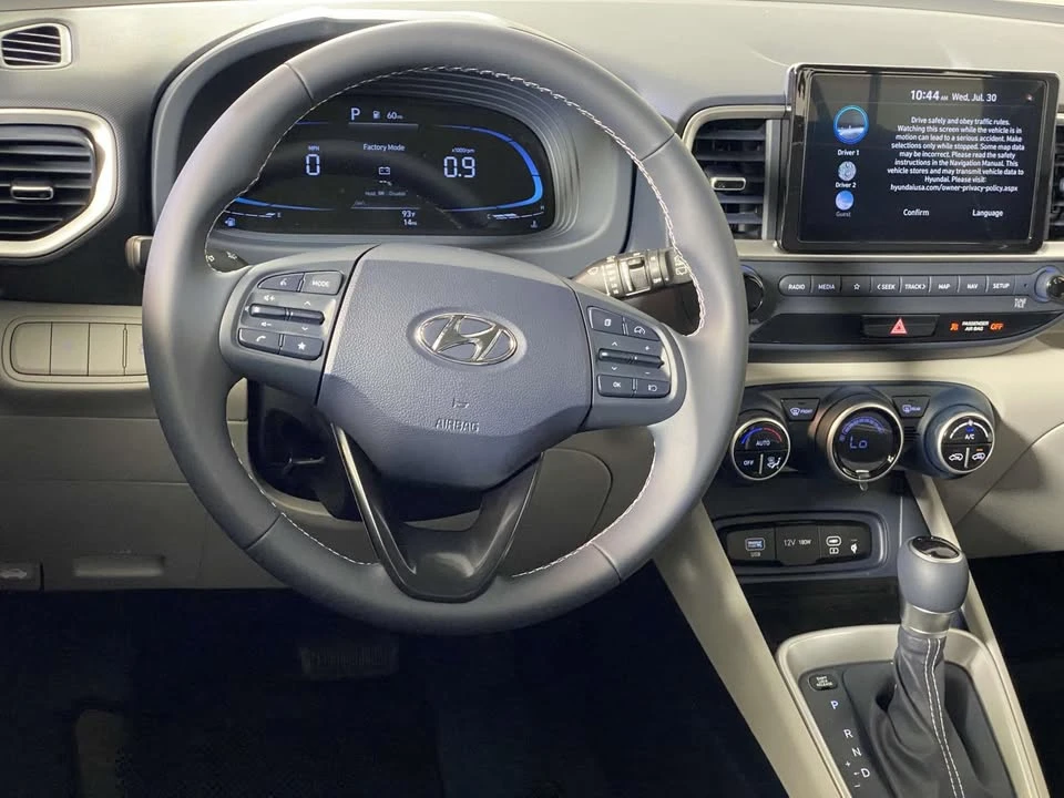 2025 Hyundai Venue - Image 11 of 20