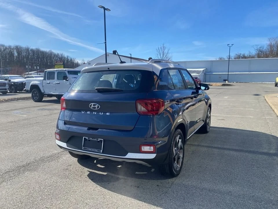 2025 Hyundai Venue - Image 4 of 20