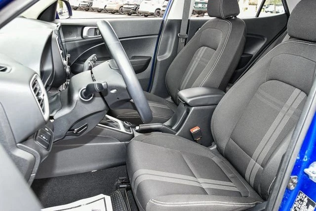 2025 Hyundai Venue - Image 17 of 20