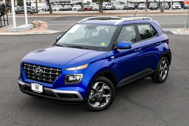 2025 Hyundai Venue - Image 10 of 20