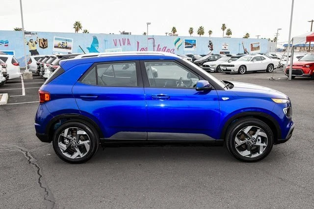 2025 Hyundai Venue - Image 6 of 20