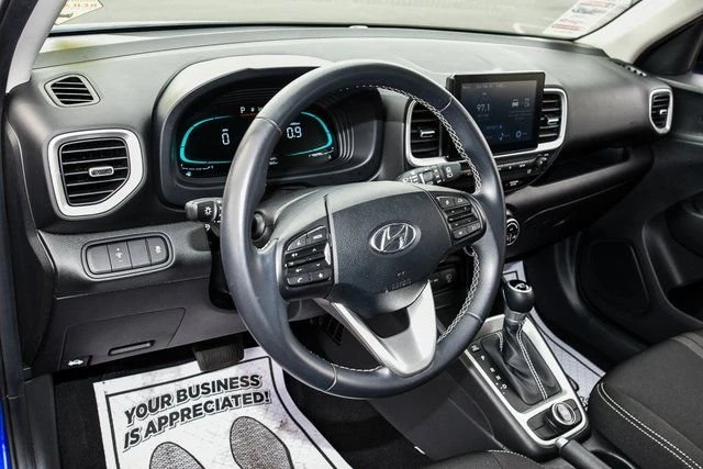 2025 Hyundai Venue - Image 16 of 20