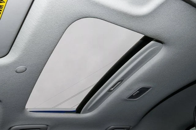 2025 Hyundai Venue - Image 18 of 20