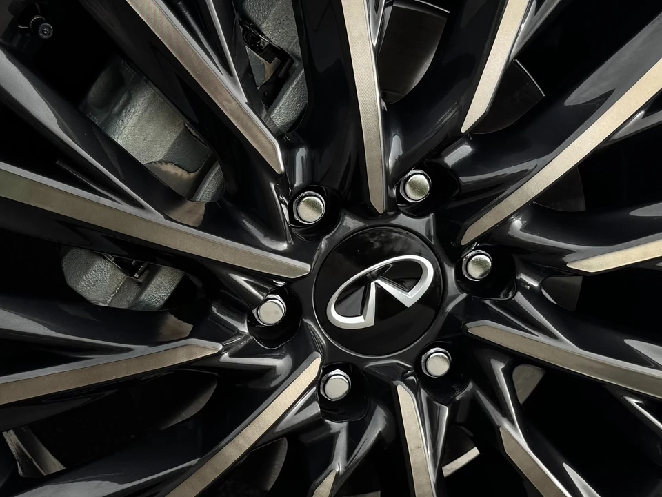 2025 Infiniti QX80 - Image 10 of 12