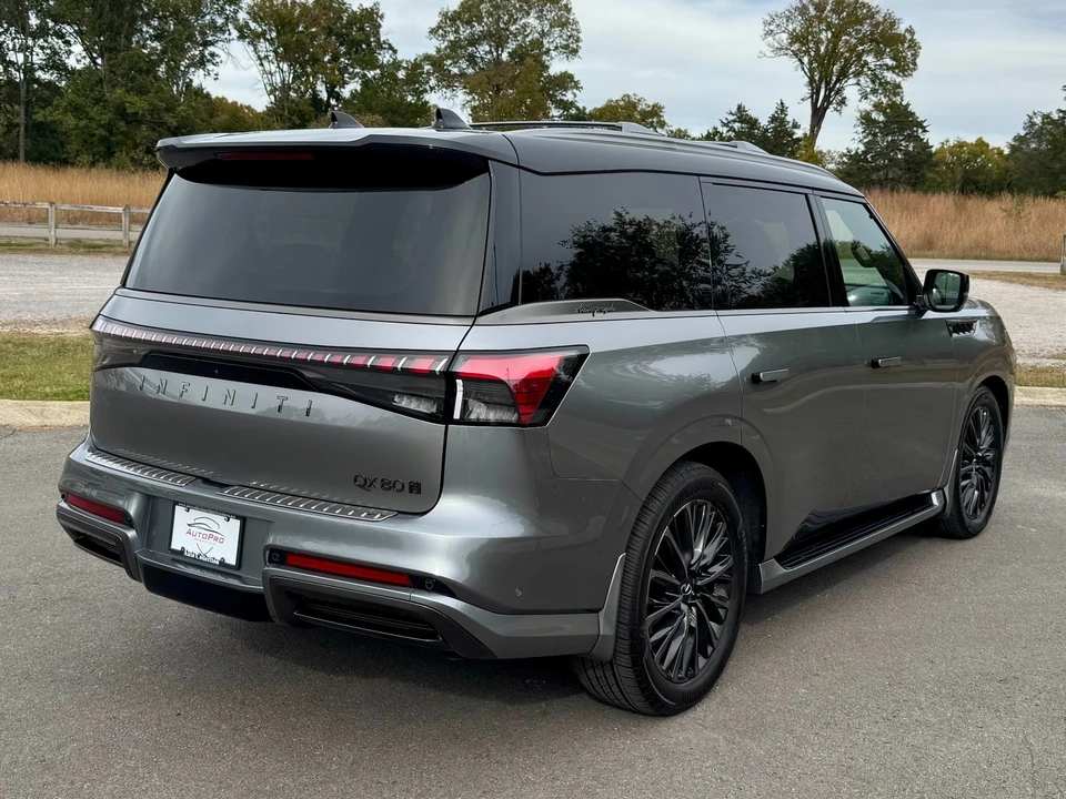 2025 Infiniti QX80 - Image 3 of 12