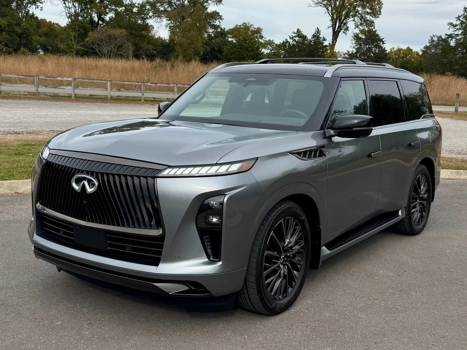 2025 Infiniti QX80 - Image 2 of 12