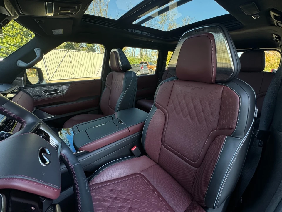 2025 Infiniti QX80 - Image 11 of 12