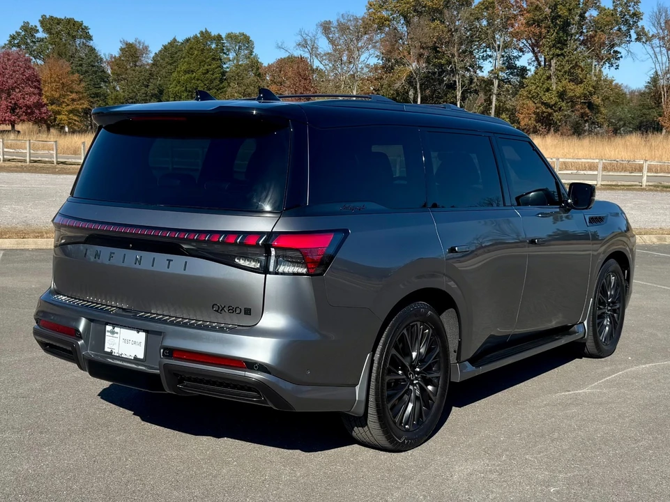 2025 Infiniti QX80 - Image 3 of 12