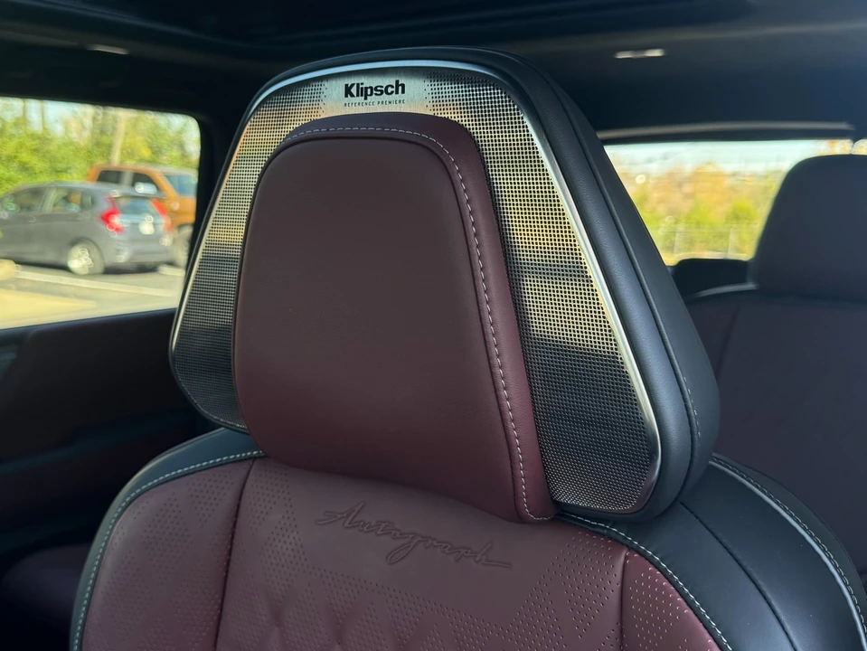 2025 Infiniti QX80 - Image 16 of 21