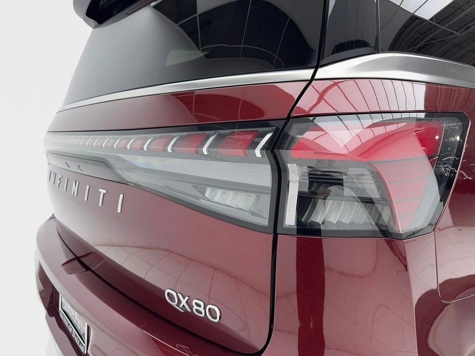 2025 Infiniti QX80 - Image 7 of 21