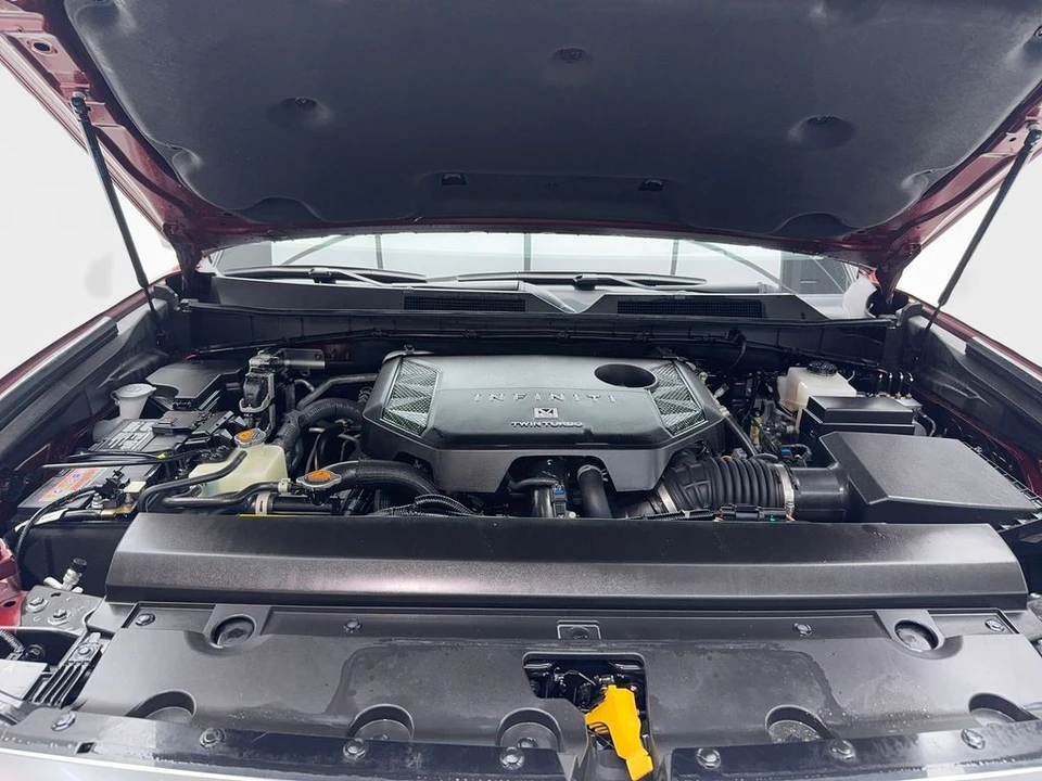 2025 Infiniti QX80 - Image 12 of 21