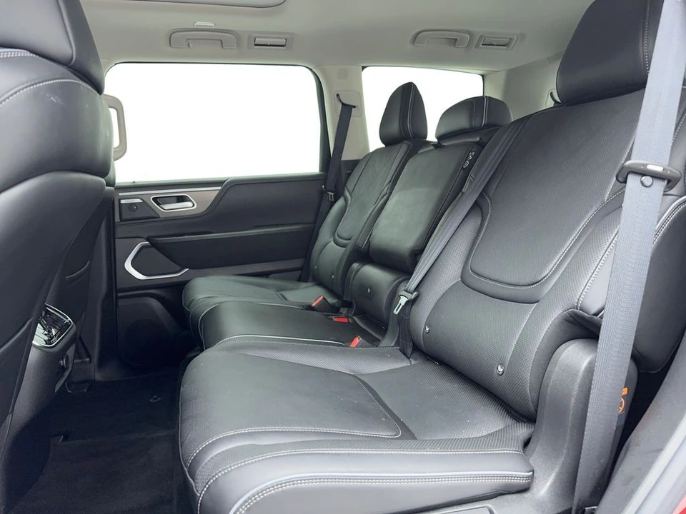 2025 Infiniti QX80 - Image 16 of 21