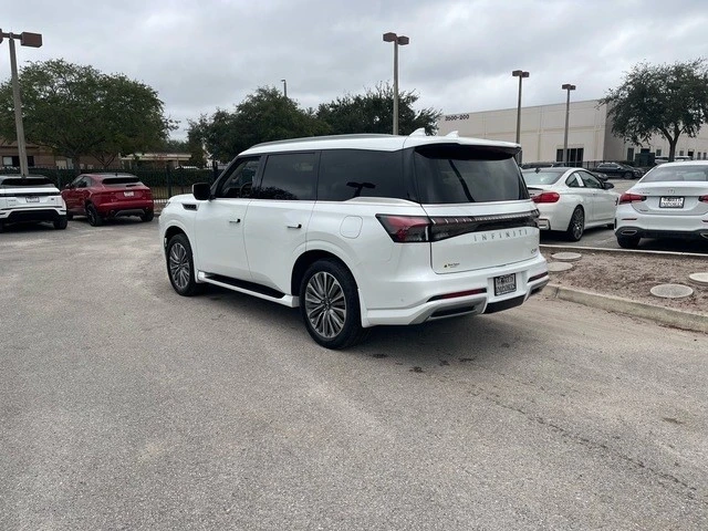 2025 Infiniti QX80 - Image 10 of 12