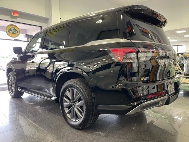 2025 Infiniti QX80 - Image 3 of 12