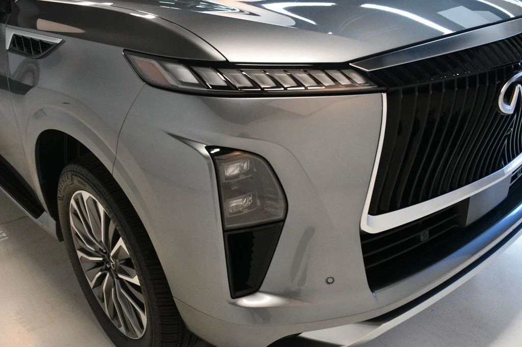 2025 Infiniti QX80 - Image 10 of 12