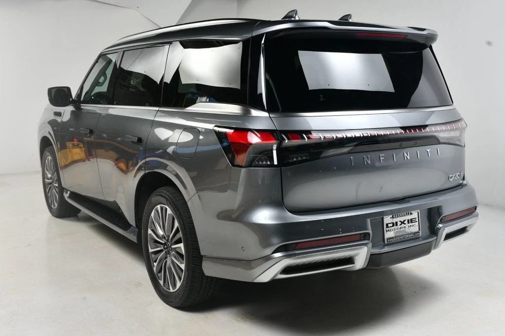 2025 Infiniti QX80 - Image 8 of 12