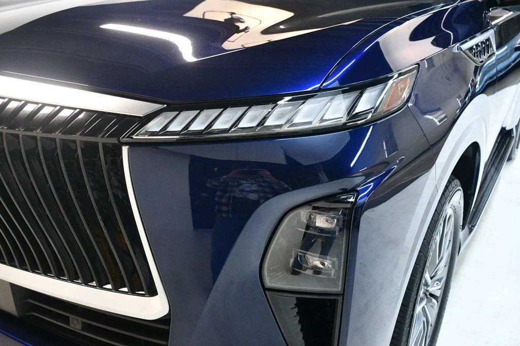 2025 Infiniti QX80 - Image 11 of 12