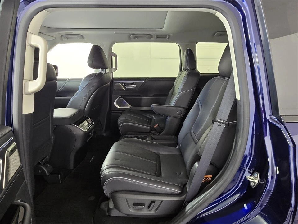 2025 Infiniti QX80 - Image 8 of 12