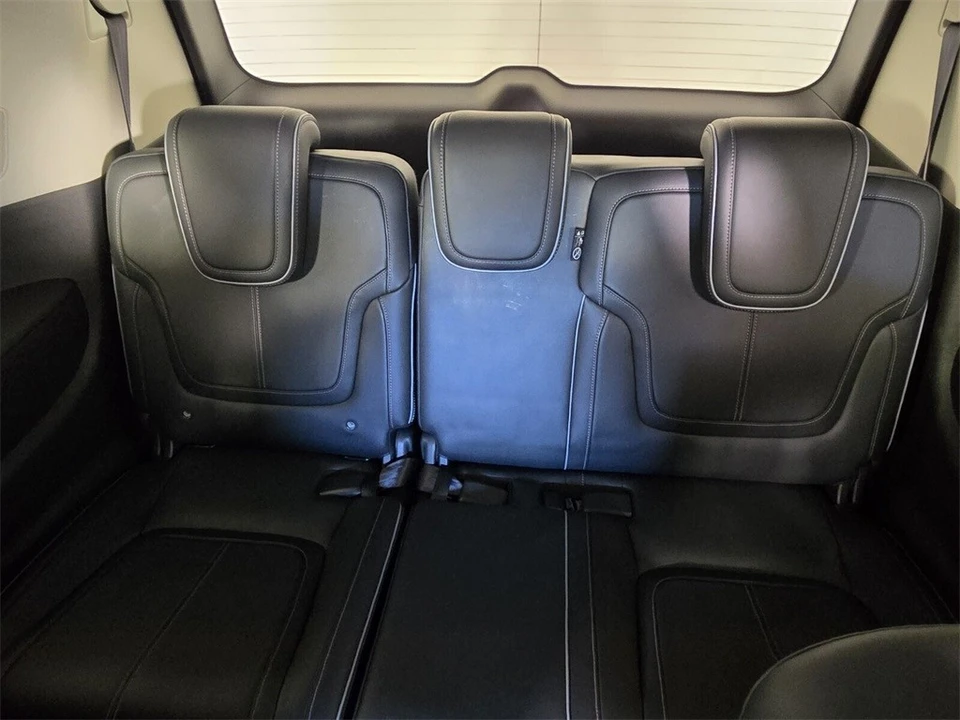 2025 Infiniti QX80 - Image 9 of 12