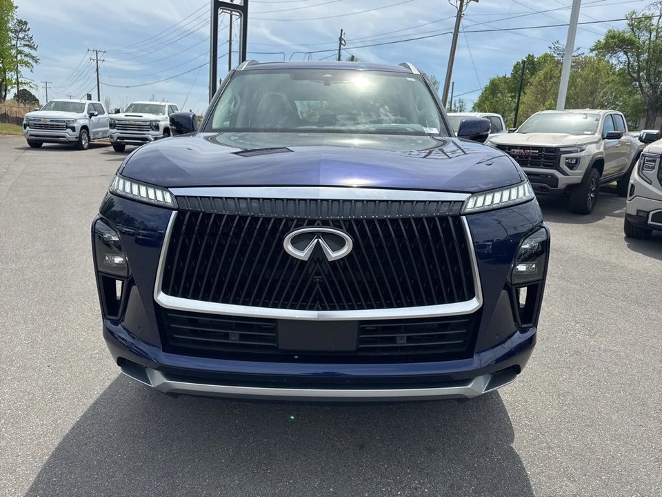 2025 Infiniti QX80 - Image 8 of 21