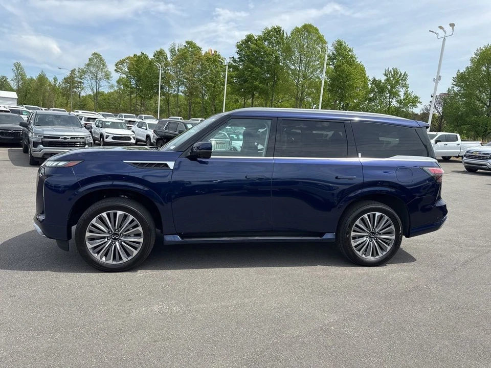 2025 Infiniti QX80 - Image 2 of 21