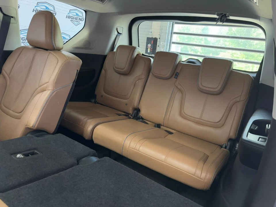 2025 Infiniti QX80 - Image 19 of 21