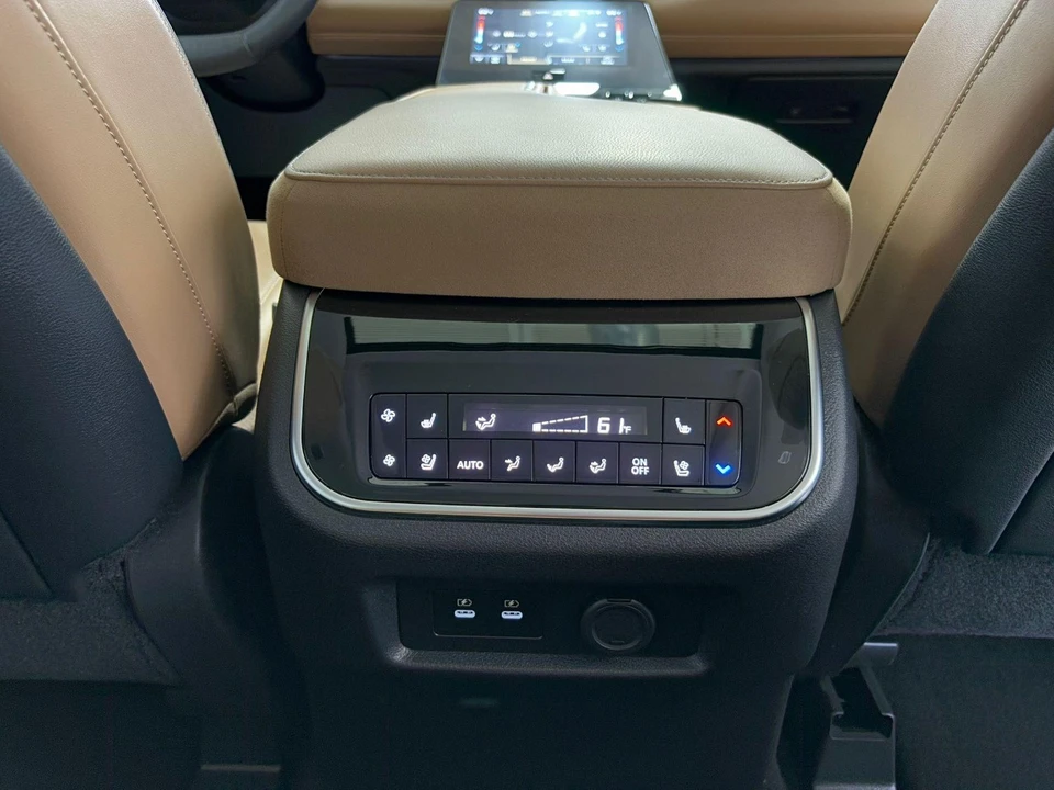 2025 Infiniti QX80 - Image 20 of 21