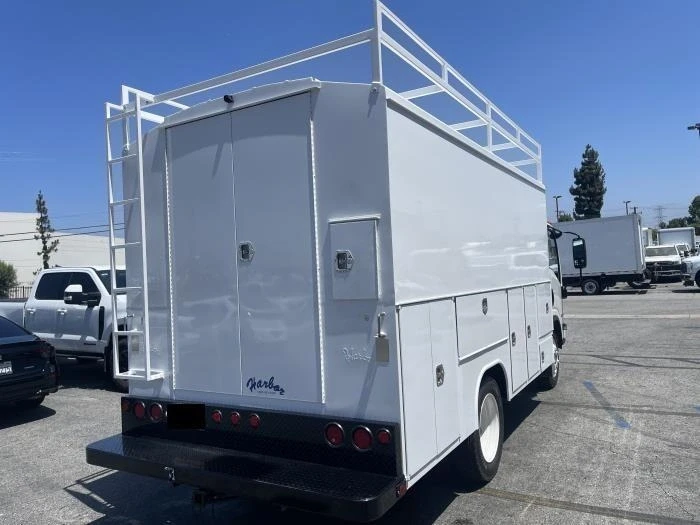 2025 Isuzu Elf - Image 4 of 12