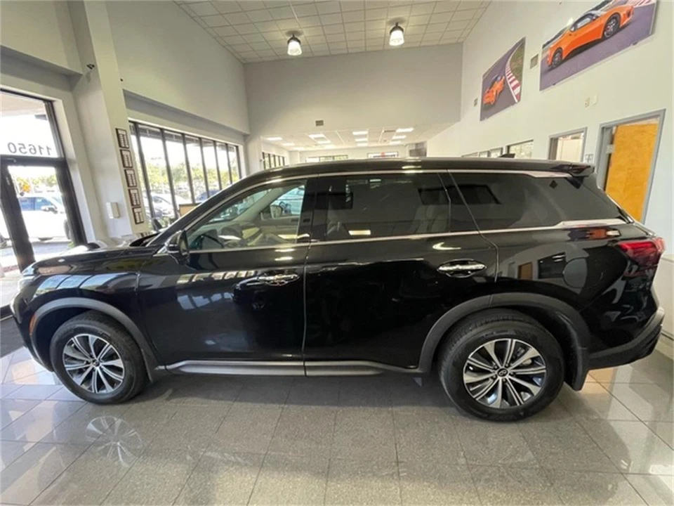 2025 Infiniti QX60 2nd Gen - Image 2 of 31