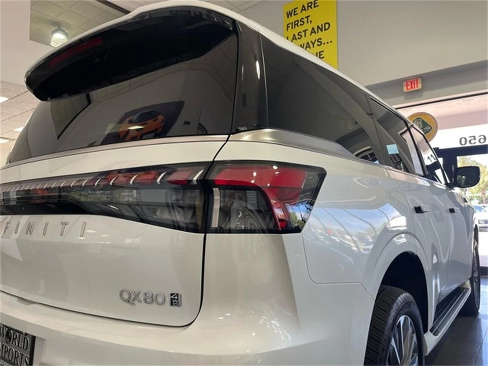 2025 Infiniti QX80 - Image 17 of 31