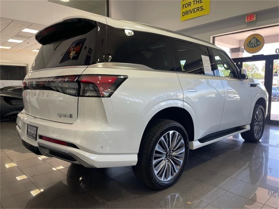 2025 Infiniti QX80 - Image 5 of 31