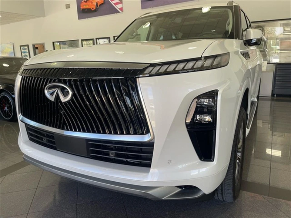 2025 Infiniti QX80 - Image 11 of 31