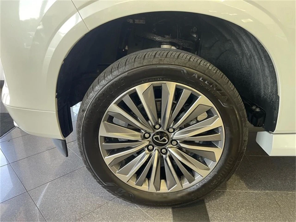 2025 Infiniti QX80 - Image 22 of 31