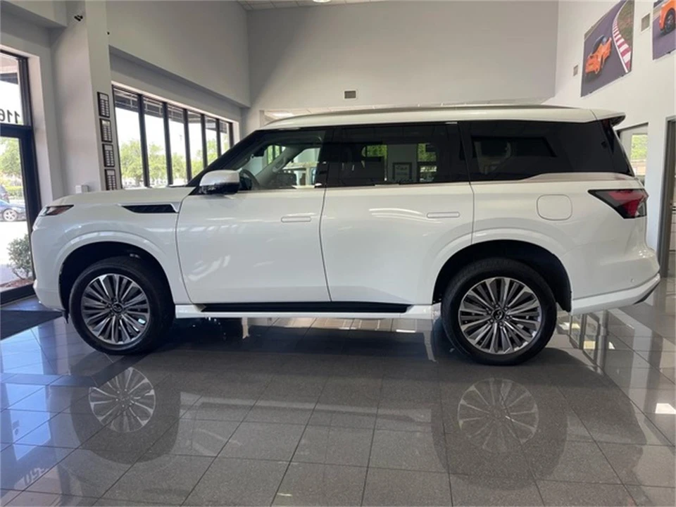2025 Infiniti QX80 - Image 2 of 31