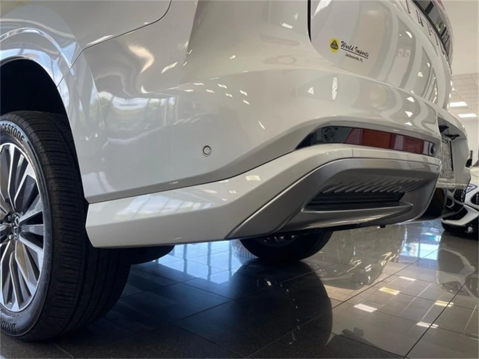 2025 Infiniti QX80 - Image 16 of 31