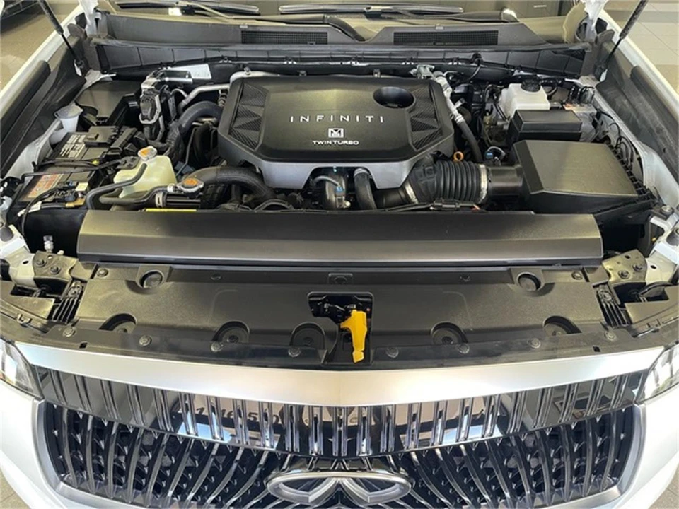 2025 Infiniti QX80 - Image 20 of 31