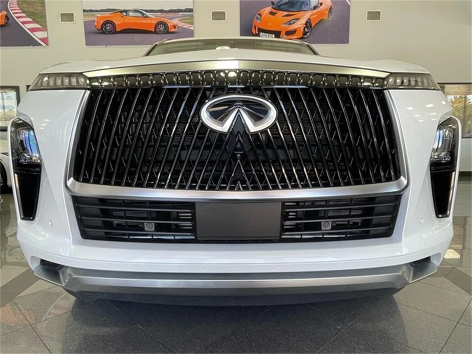 2025 Infiniti QX80 - Image 8 of 31