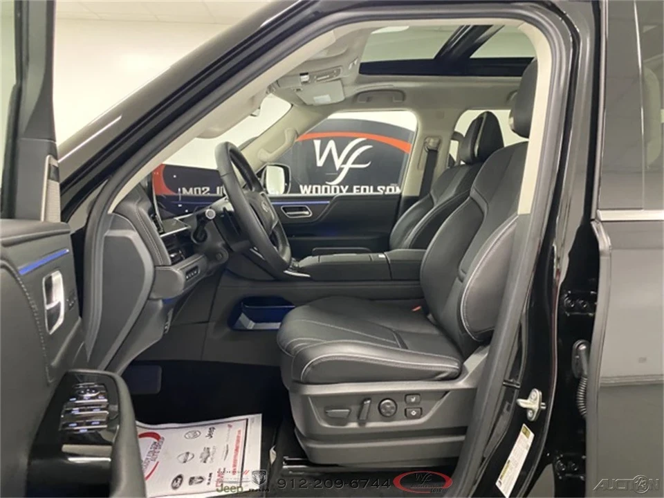 2025 Infiniti QX80 - Image 11 of 12
