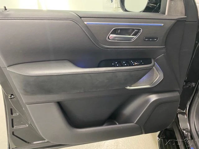 2025 Infiniti QX80 - Image 11 of 21