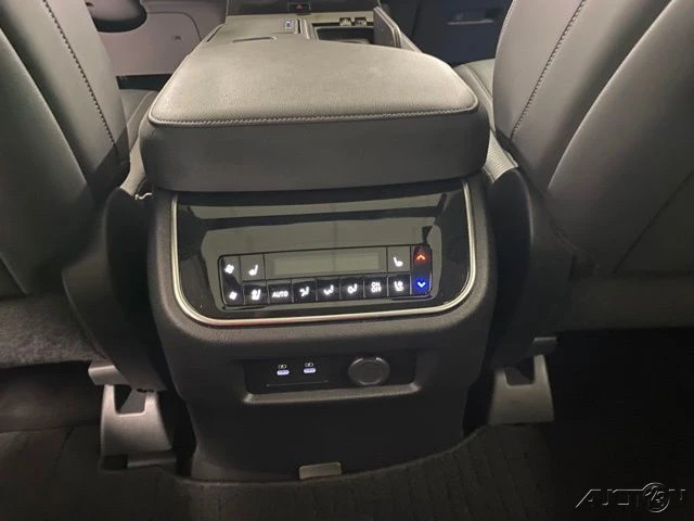 2025 Infiniti QX80 - Image 19 of 21