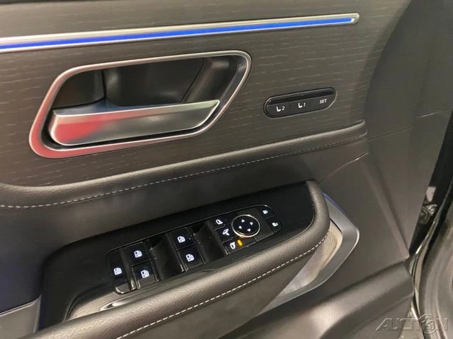 2025 Infiniti QX80 - Image 12 of 21