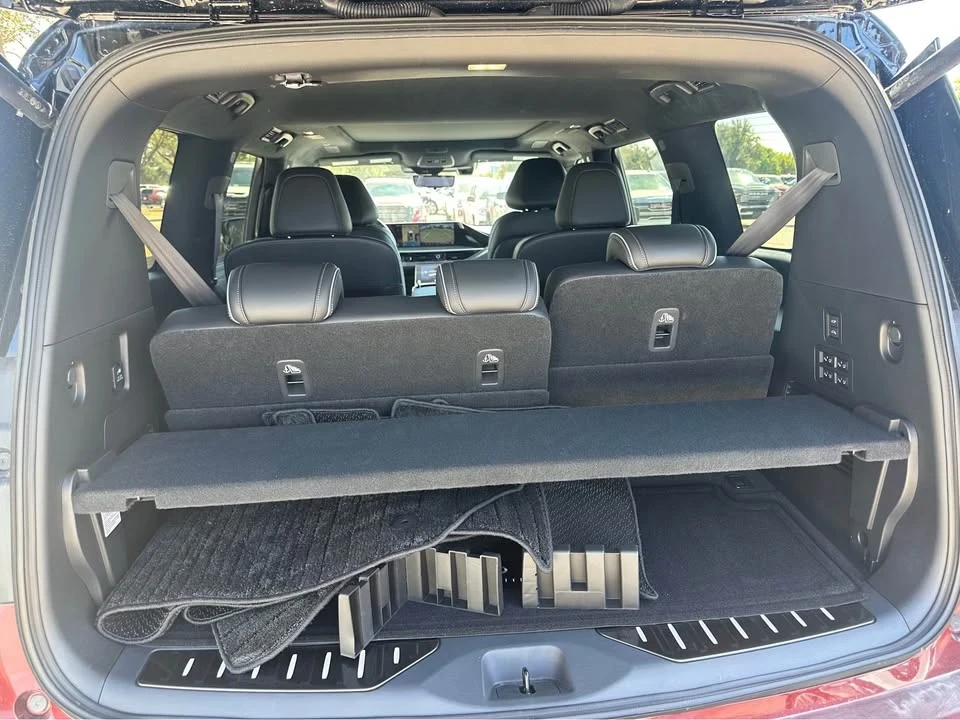 2025 Infiniti QX80 - Image 2 of 10