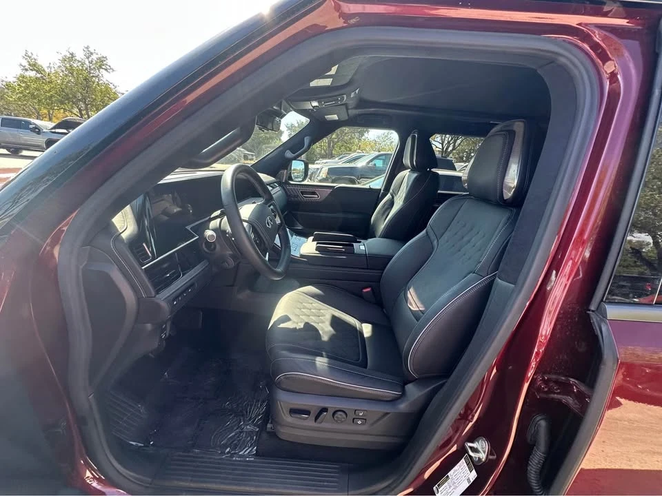 2025 Infiniti QX80 - Image 4 of 10