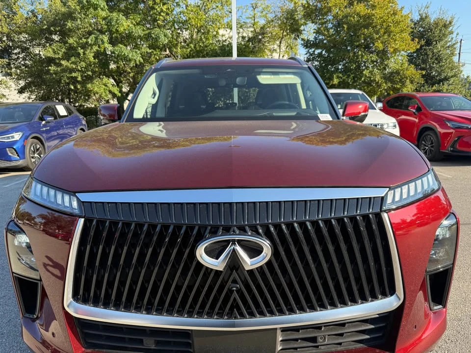 2025 Infiniti QX80 - Image 2 of 20