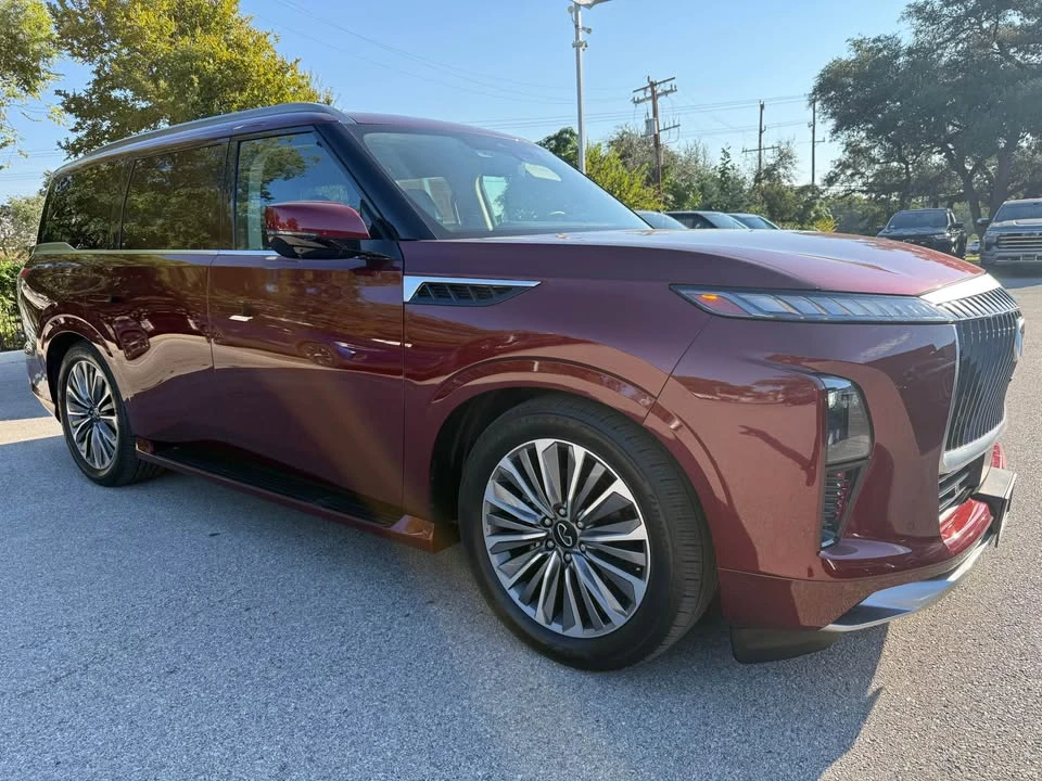 2025 Infiniti QX80 - Image 3 of 20